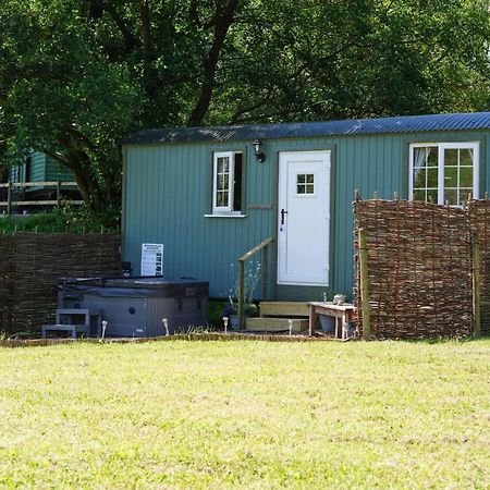 The Laburnum Retreat Shepherd Hut Private Hot Tub Upper Hulme Eksteriør billede