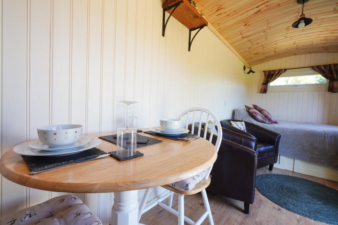 The Laburnum Retreat Shepherd Hut Private Hot Tub Upper Hulme Eksteriør billede