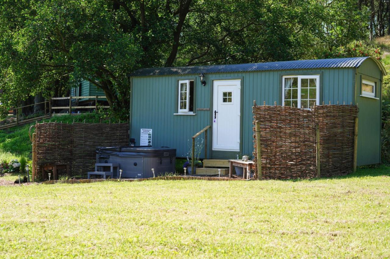 The Laburnum Retreat Shepherd Hut Private Hot Tub Upper Hulme Eksteriør billede