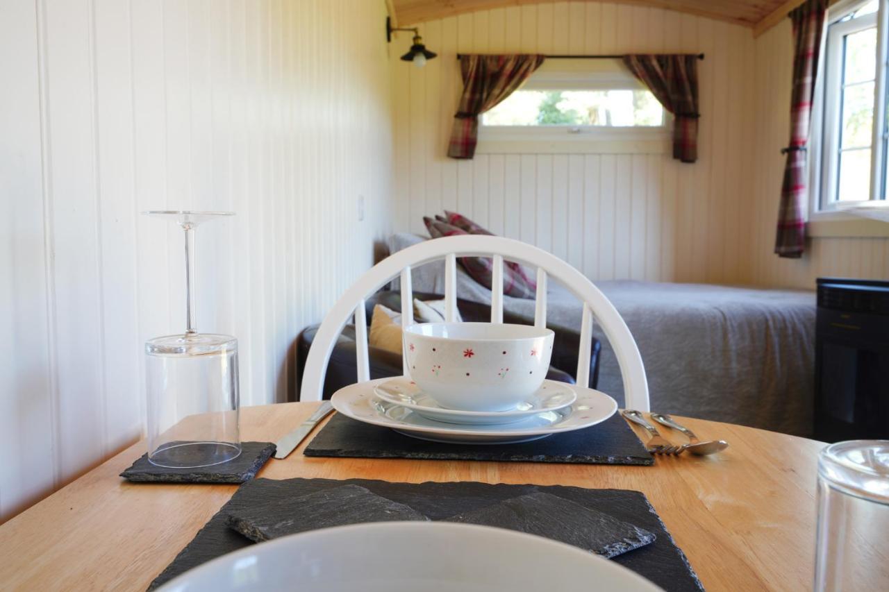 The Laburnum Retreat Shepherd Hut Private Hot Tub Upper Hulme Eksteriør billede