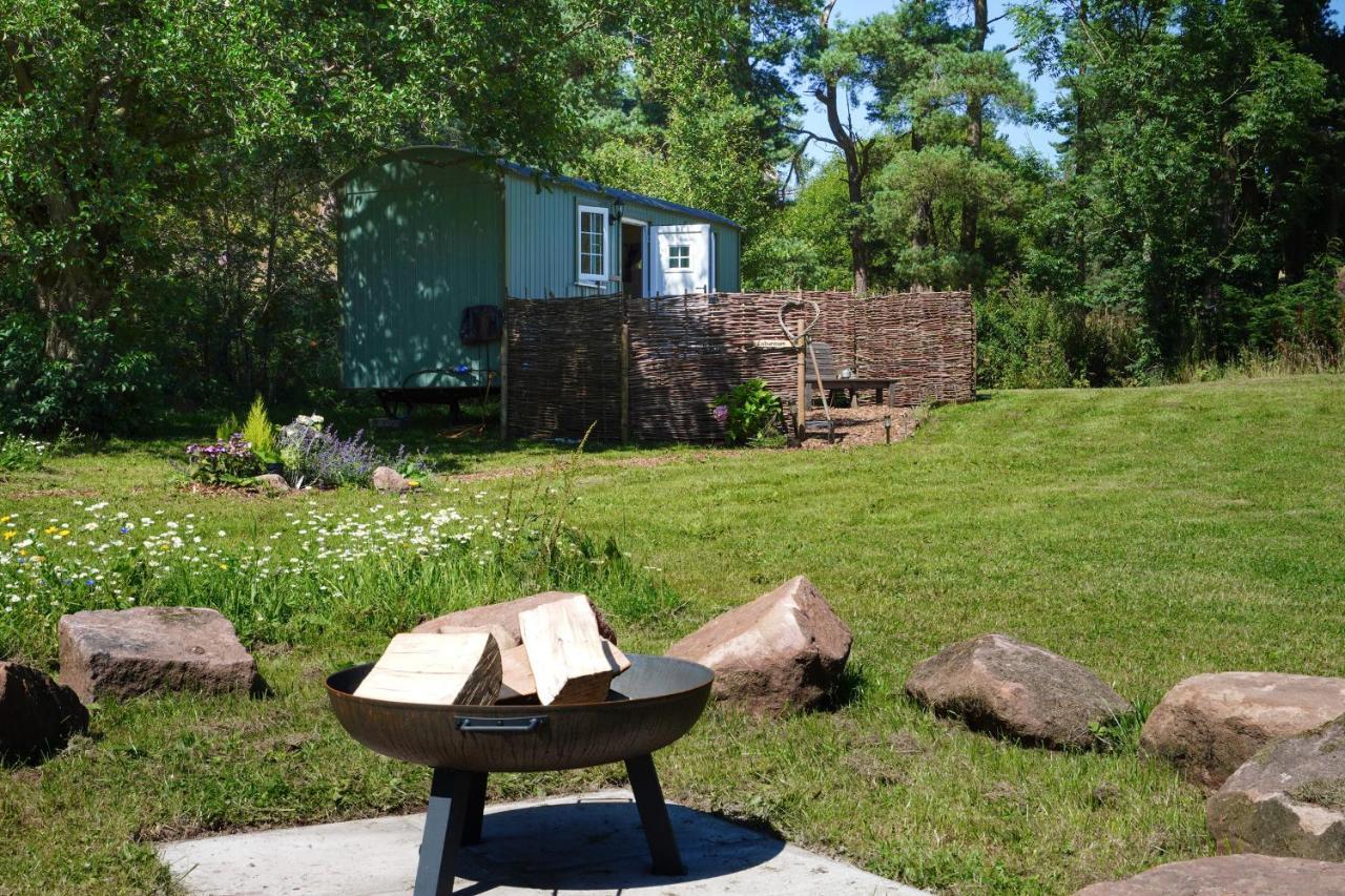 The Laburnum Retreat Shepherd Hut Private Hot Tub Upper Hulme Eksteriør billede